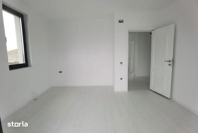 Casă cu 4 camere cu Teren 315 Mp în Valu lui Traian - 9