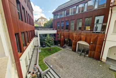 Spatiu Comercial Birouri, Ultracentral,2 bai,bucatarie,180mp - 1