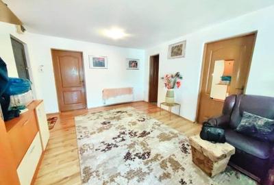 Apartament 3 camere in zona Plopilor - 1