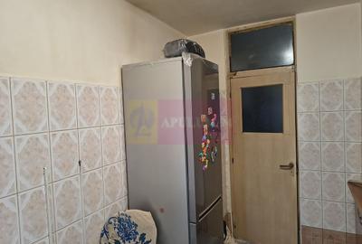 Apartament cu 3 camere semidecomandat, mobilat în 13 Septembrie - 3