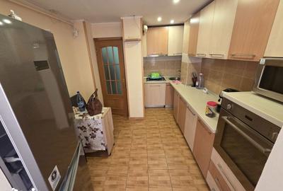 Apartament cu 3 camere în E3 - 4