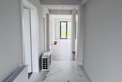 Casă cu 4 camere în Central - 2