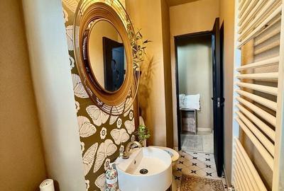 Apartament cu 3 camere semidecomandat în Central - 1