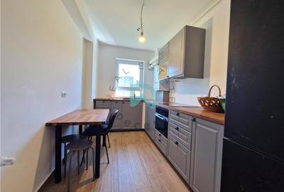 Apartament cu 2 camere decomandat în Tractorul - 10