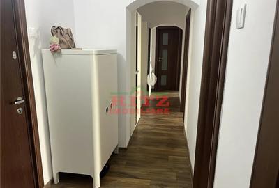 Apartament cu 3 camere decomandat în - 2