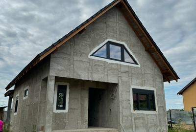 Vand casa moderna la gri - spatiu generos, materiale premium - 1