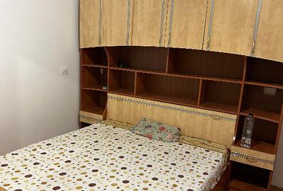 Casă cu 5 camere cu Teren 175 Mp în Băneasa