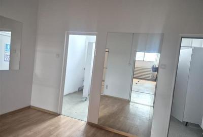 Birou, de 58 mp, în Politehnica - 17