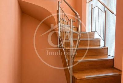 Casă cu 5 camere decomandat cu Teren 298 Mp în Rogerius