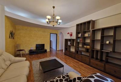 Apartament cu 3 camere semidecomandat, mobilat în P-ța Romană - 2