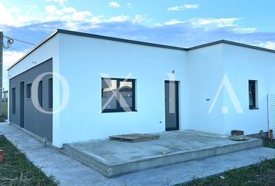 Duplex cu 3 camere cu Canalizare în Moșnița Nouă - 1