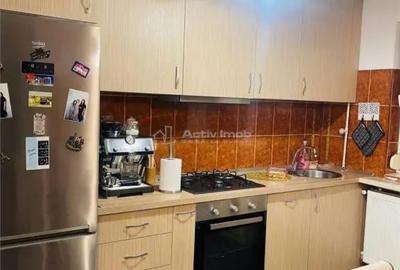 Apartament cu 3 camere decomandat în Fortuna