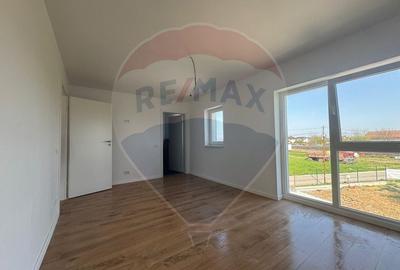 Casă individuală cu 4 camere cu Teren 450 Mp în Săbăreni - 8