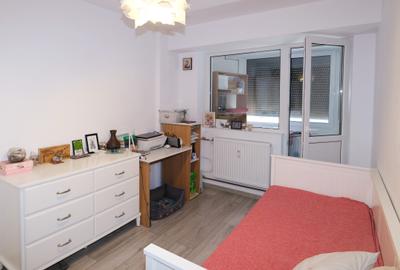 Vanzare 3 camere decomandat modernizat si mobilat etaj 6 reabilitat 2 ascensoare - 9
