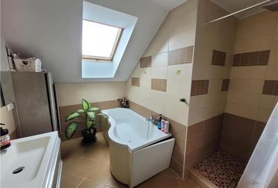 Casa 4 camere , Livezeni , Orizont , 10 ari teren - 10
