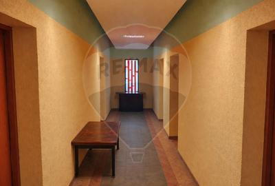 Spațiu comercial, de 200 mp, în Central - 16