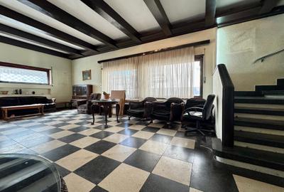 Casă individuală cu 7 camere cu Canalizare în Capitale - 6