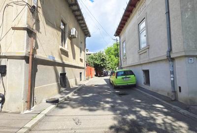 Uranus - O casa de renovat cu potential deosebit! Uranus - O casa de renovat cu potential deosebit! - 3