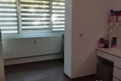 Apartament cu 3 camere decomandat în Pajura - 7