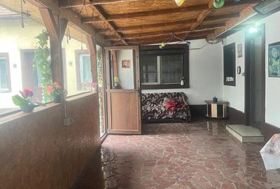 CASA -3 CAMERE DE INCHIRIAT ZONA INTIM -SABROSO - 3