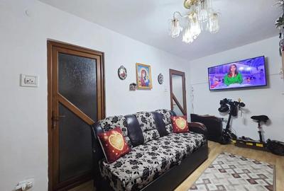 Apartament cu 2 camere nedecomandat în Micro 40 - 1