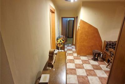 Apartament cu 4 camere decomandat în Circumvalațiunii - 13