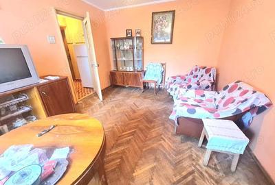 Apartament cu 3 camere semidecomandat în Viziru 1