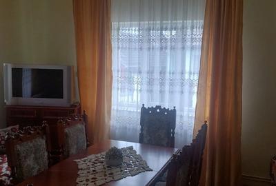 Casă cu 3 camere cu Teren 600 Mp în Central