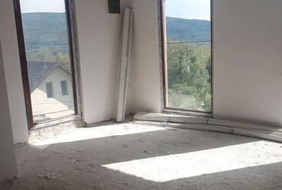 Casă cu 9 camere cu Teren 1128 Mp în Pârscov - 5