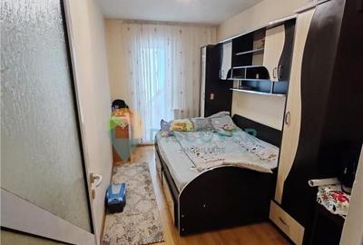 Zona Alecu Russo , 3 camere semidecomandate , renovat , 67.0 - 1