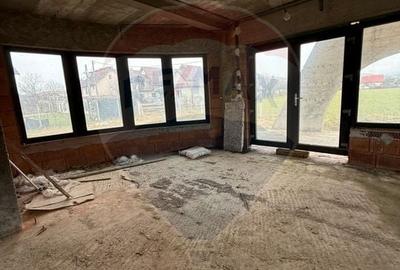 Casă cu 6 camere cu Teren 627 Mp în Central - 12