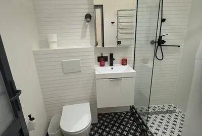 Garsonieră decomandată în P-ța Universității