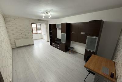 Apartament cu 3 camere decomandat în Central - 2