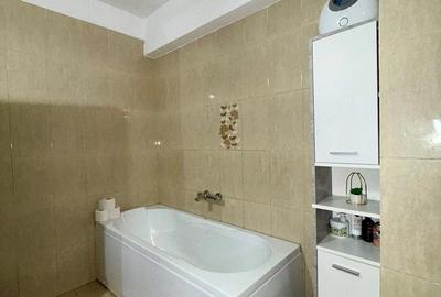 Apartament cu 4 camere decomandat în Traian - 3