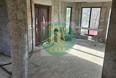 Casă cu 5 camere cu Teren 2000 Mp în Cotu Vameș - 4