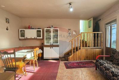 Casa 3 camere si 1400 mp teren in Brateiu - jud. Sibiu - 4