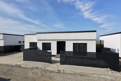 Casă cu 4 camere cu Teren 333 Mp în Tărlungeni - 1