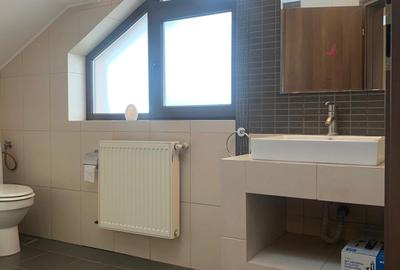 Casă individuală cu 3 camere cu Canalizare în Central - 16