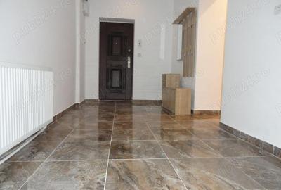 Apartament cu 3 camere semidecomandat în Central - 2