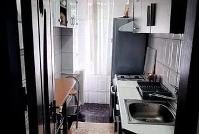 Apartament cu 2 camere, etaj 2/4, zona Podu Ros - 2