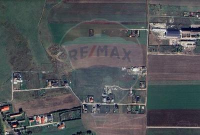 Teren de 733 mp, în Sânpetru - 3