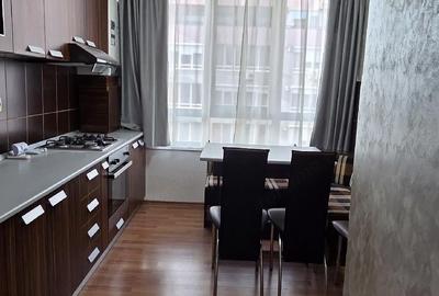 Apartament cu 3 camere semidecomandat în UTA - 7