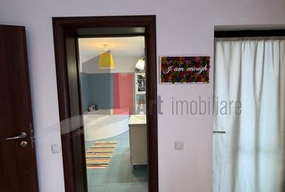 Casă cu 5 camere în Central