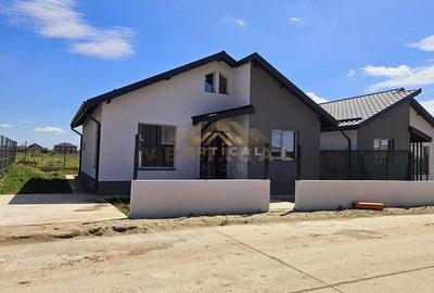 Casa 3 camere in comuna Berceni - 1