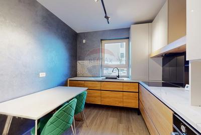 Apartament cu 3 camere decomandat în Tractorul - 9