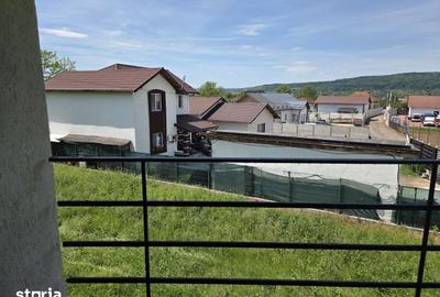 Casă cu 4 camere cu Teren 964 Mp în Țițești - 9