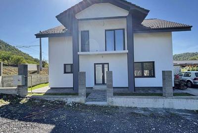 Casă cu 4 camere cu Teren 537 Mp în Mediaș - 12