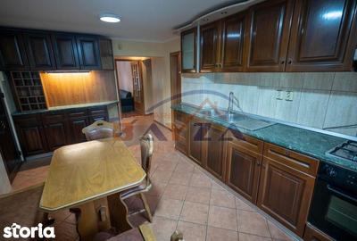Apartament cu 3 camere decomandat în Gării