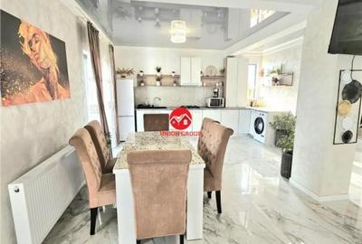 Casă cu 9 camere cu Canalizare în Năvodari - 11