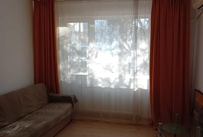 Garsonieră decomandată în 1 Mai - 3